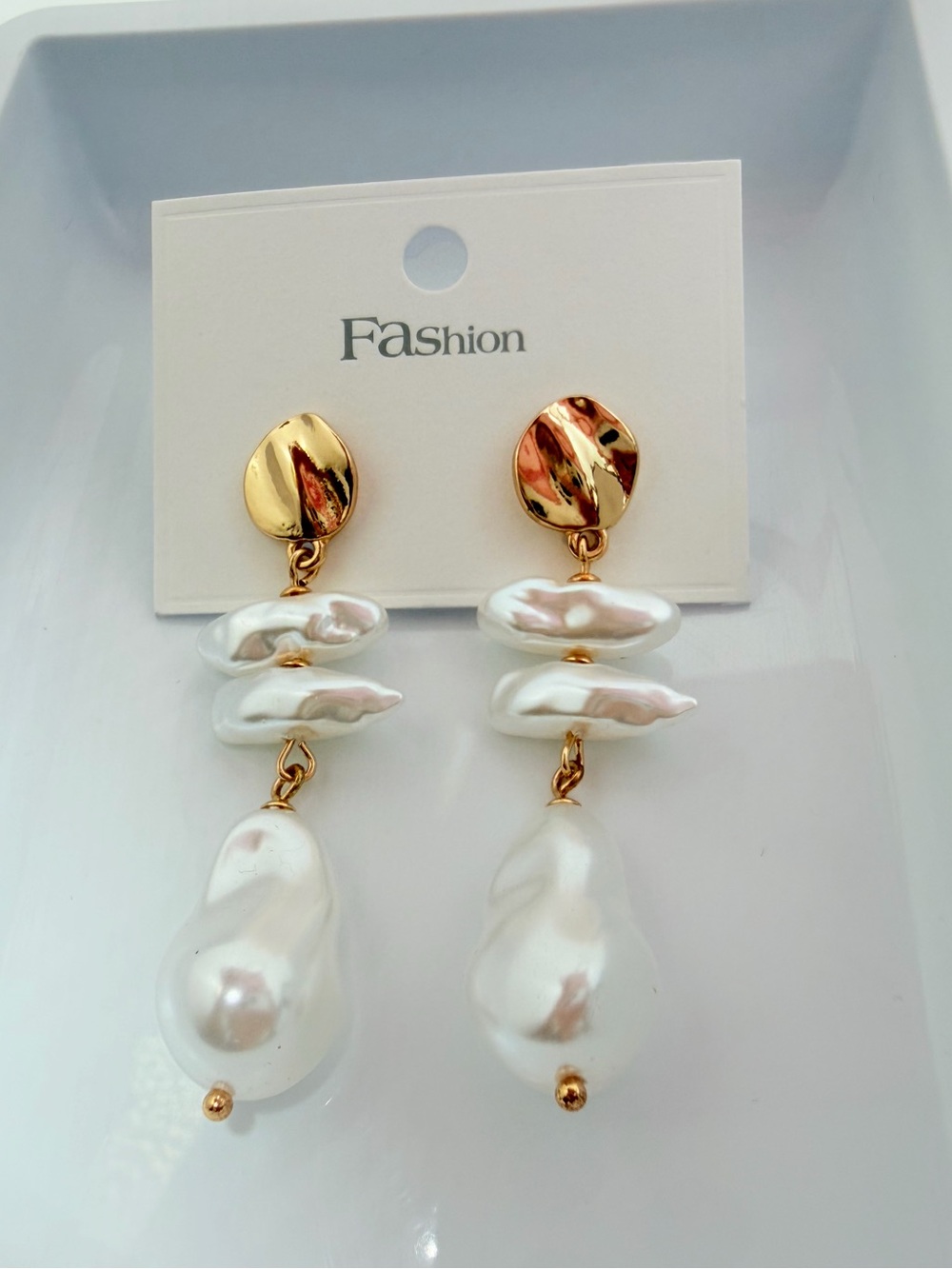 Gold and White Baroque Pearl Drop Earrings
#Stainless steel 2.5” long